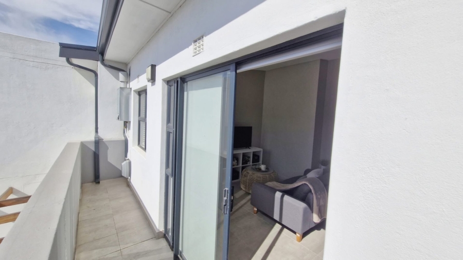 1 Bedroom Property for Sale in Table View Western Cape